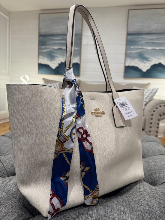 Coach Large Town Tote Chalk Pebbled Leather Off White Tote - Picture 3 of 17